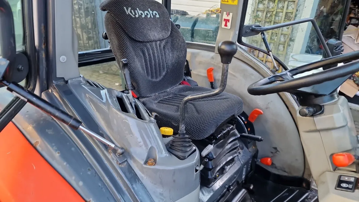 Kubota L5240-II 54hp Compact Tractor - Image 4