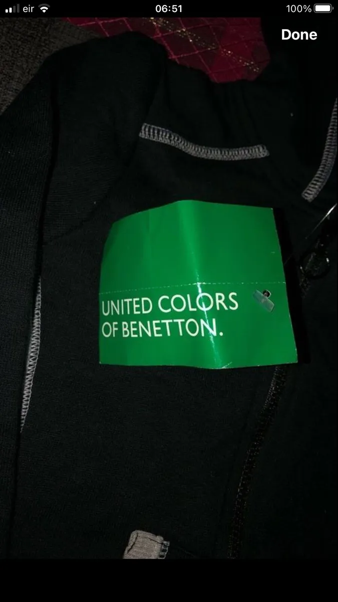 Boys BNWT Benetton hoodie age 4 €8 - Image 4