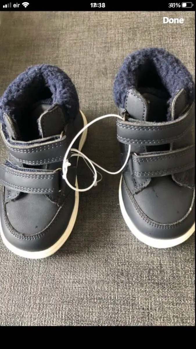 Boys new boots size 4 €6 - Image 1