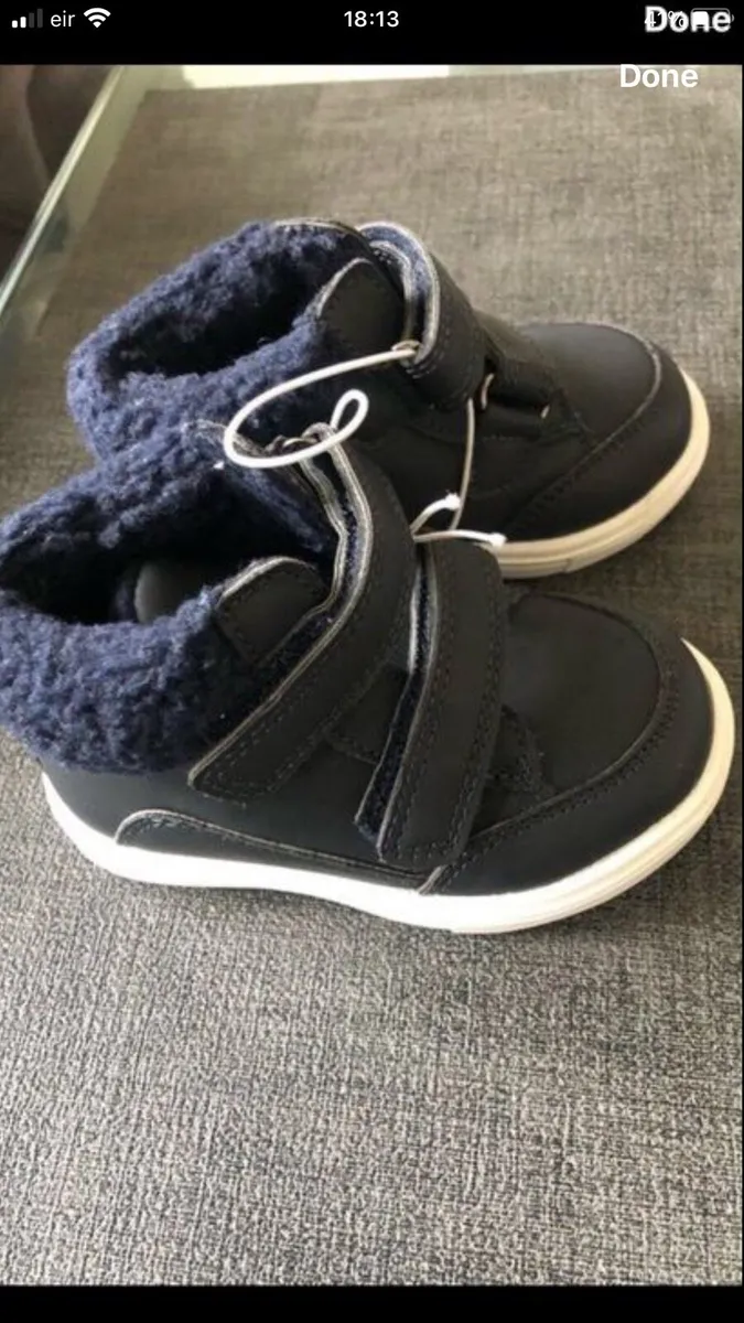 Boys new boots size 4 €6 - Image 2