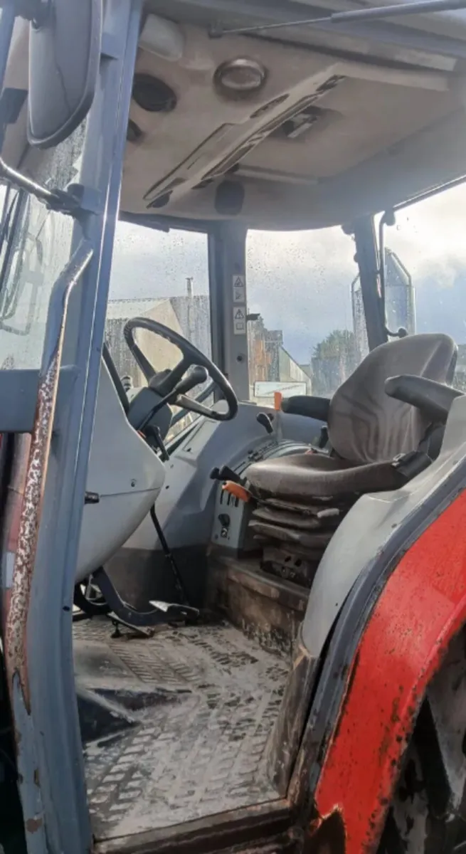 2001 Massey Ferguson 4245 - Image 4