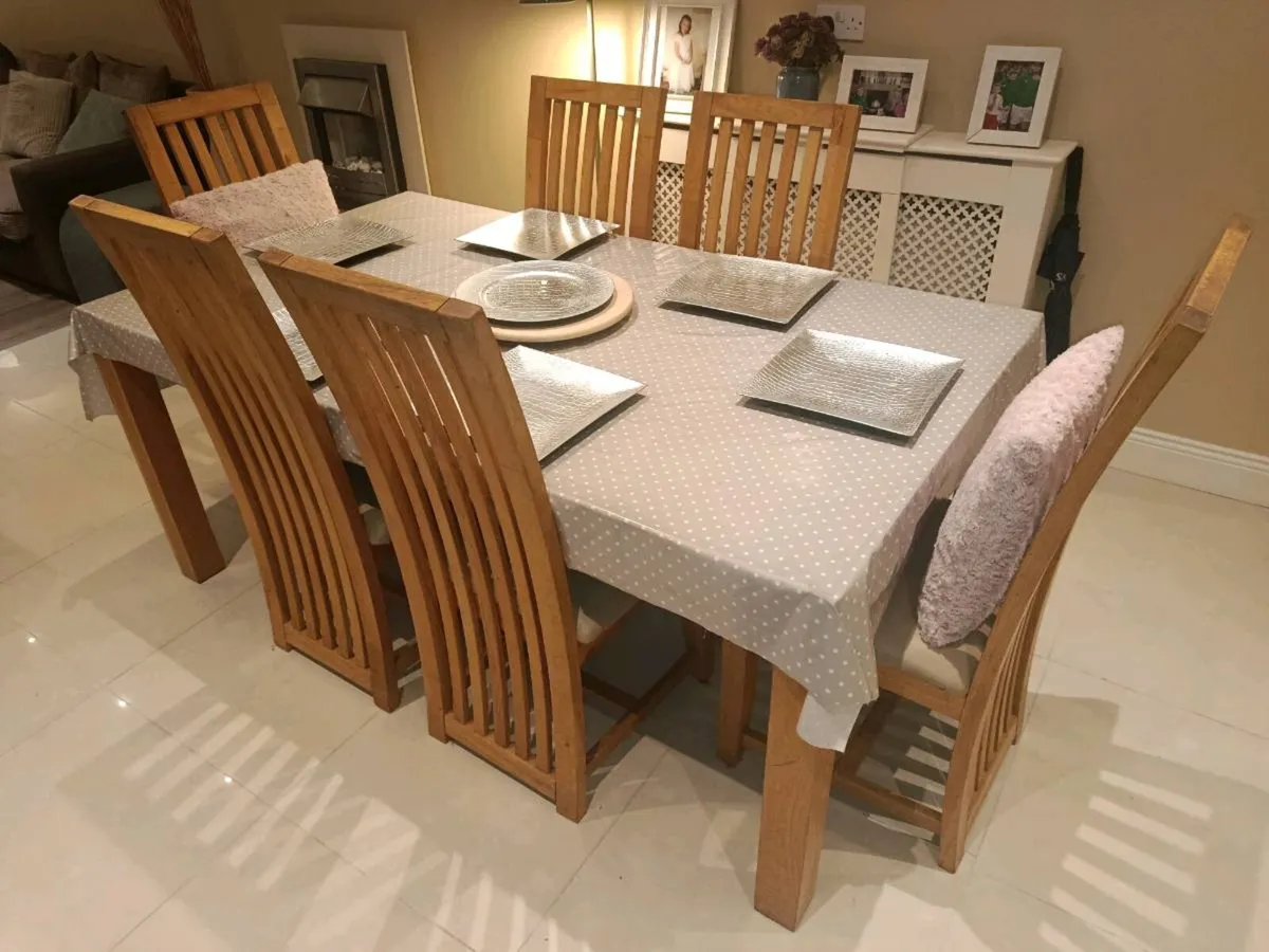 Solid Oak Kitchen table with 6 chairs - Image 2