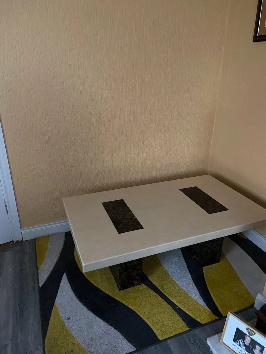 Table and rocking horse - Image 2