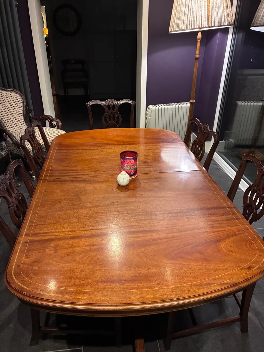 Dining table with 6 chairs - Image 1