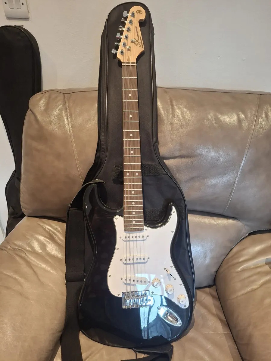 Electric Guitar - Image 3