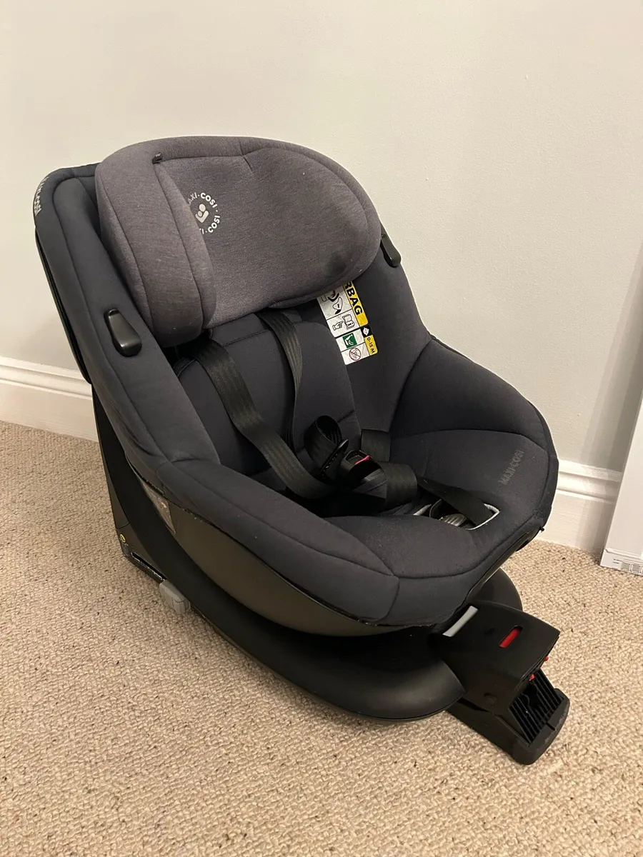 Maxi Cosi Car Seat - Image 1