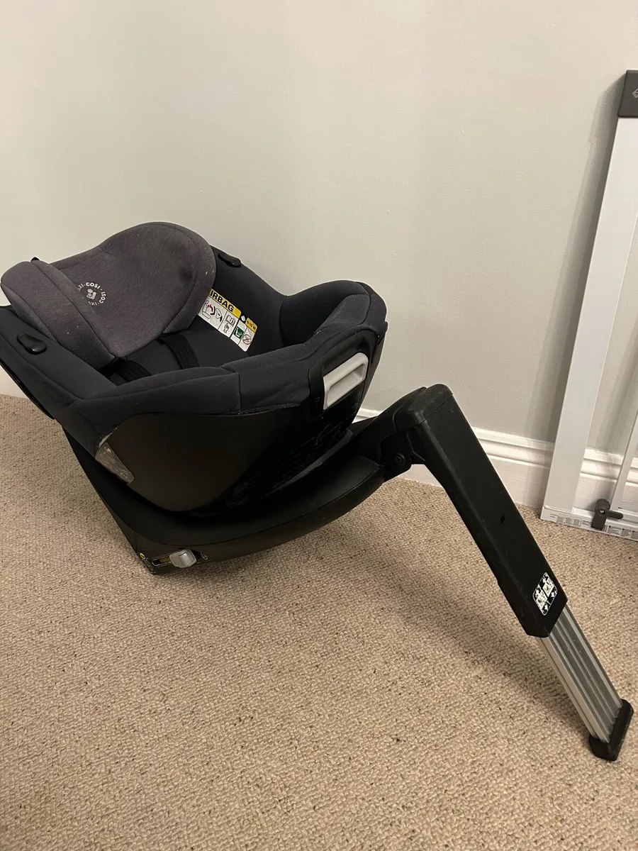 Maxi Cosi Car Seat - Image 2