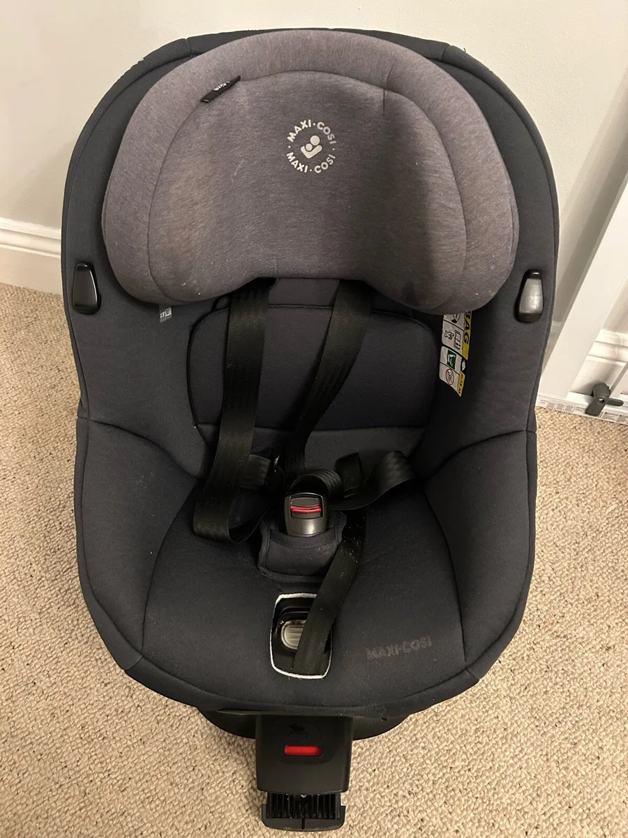 Maxi Cosi Car Seat - Image 4