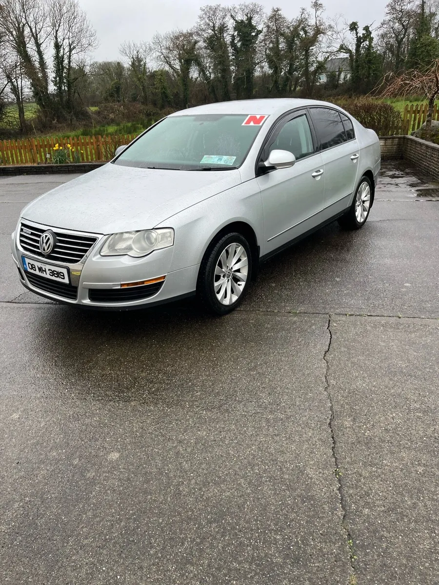 Volkswagen Passat - Image 1