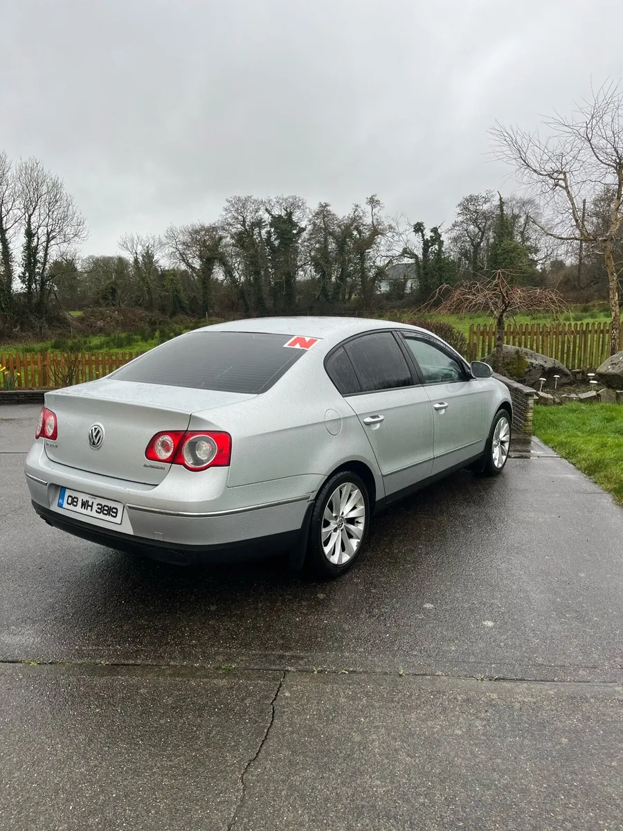 Volkswagen Passat - Image 2