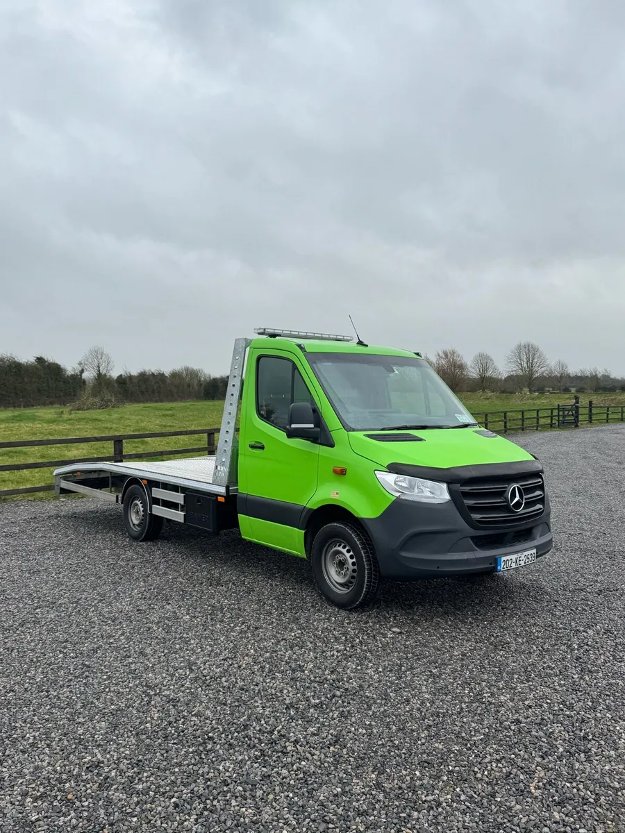 2020 Mercedes Sprinter Recovery Truck Automatic - Image 1