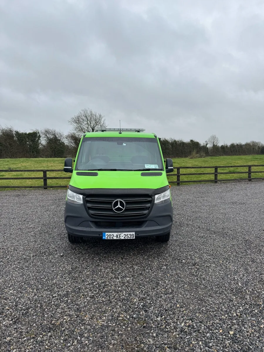 2020 Mercedes Sprinter Recovery Truck Automatic - Image 2