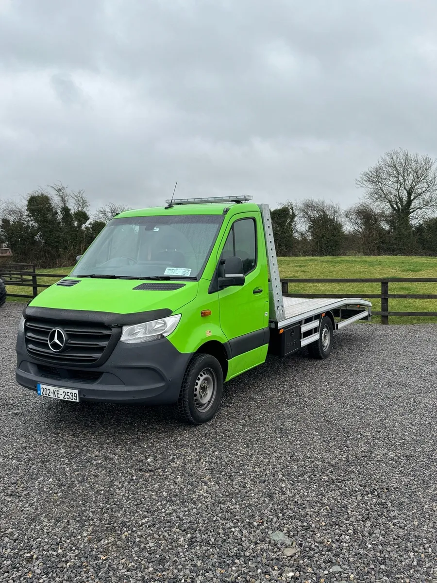 2020 Mercedes Sprinter Recovery Truck Automatic - Image 3