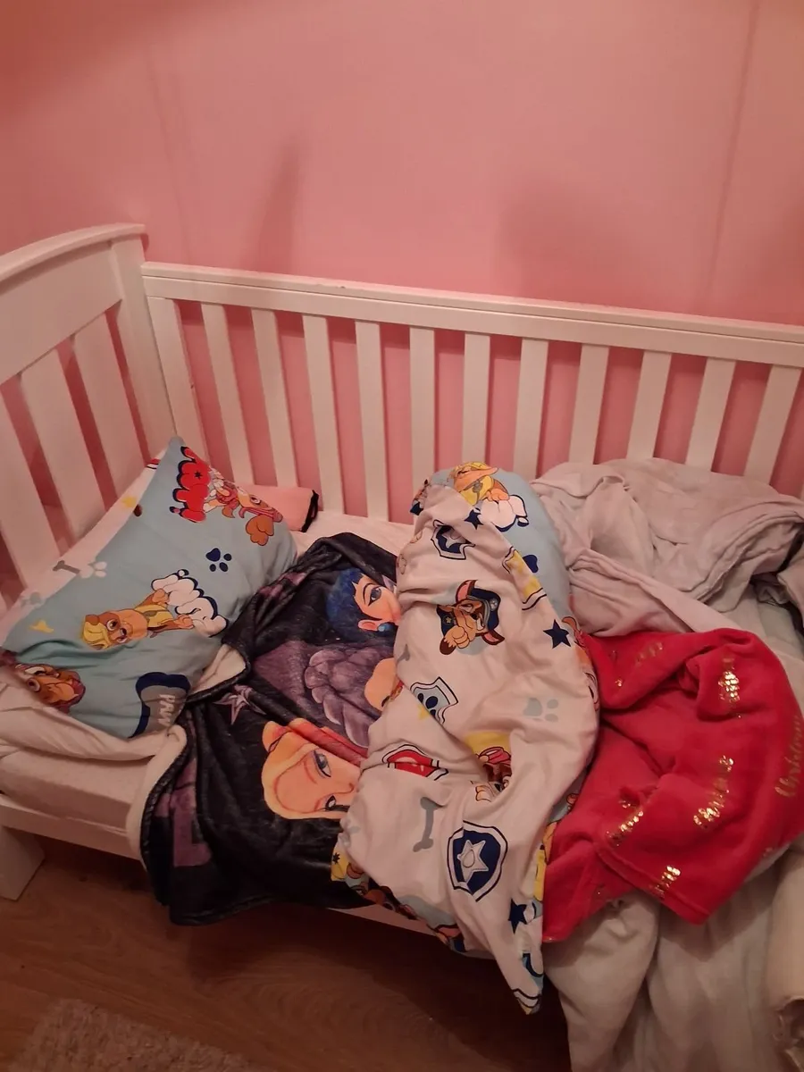 Cot and toddler bed.no photos of cot.not used - Image 2
