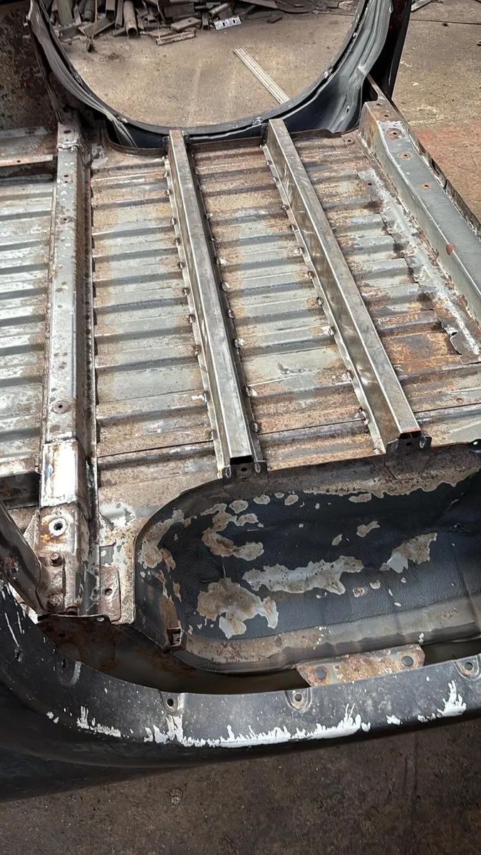 2008 Toyota hilux Tub Tray - Image 2