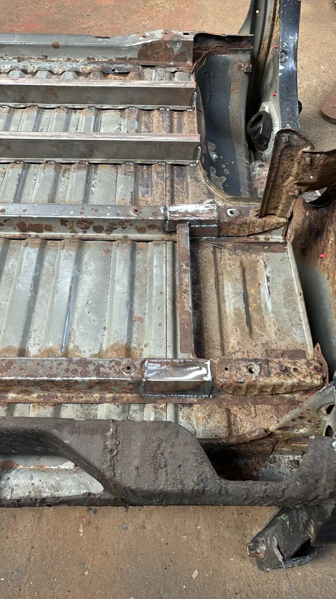 2008 Toyota hilux Tub Tray - Image 3