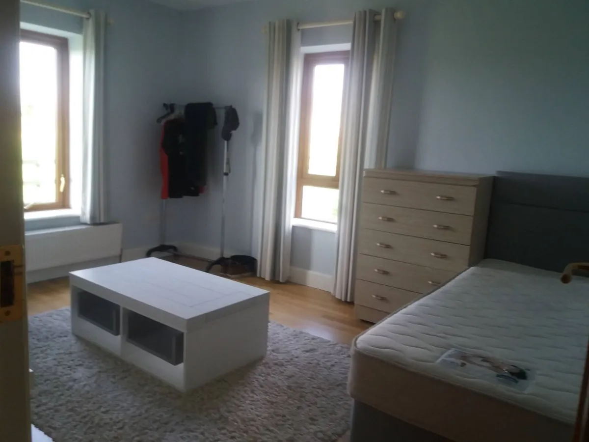 Rooms for rent mid week only near Athenry.