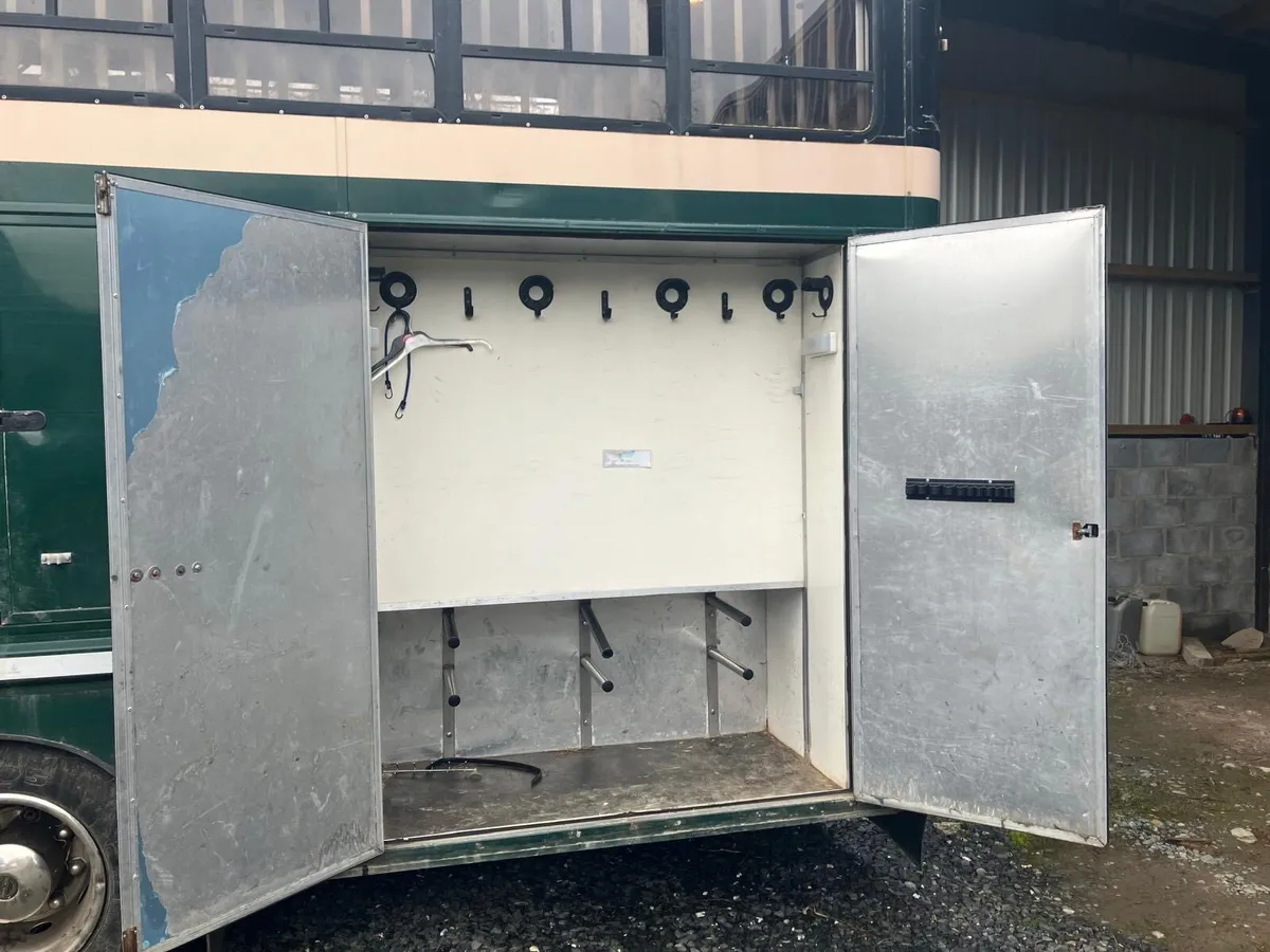 Horse lorry - Image 3