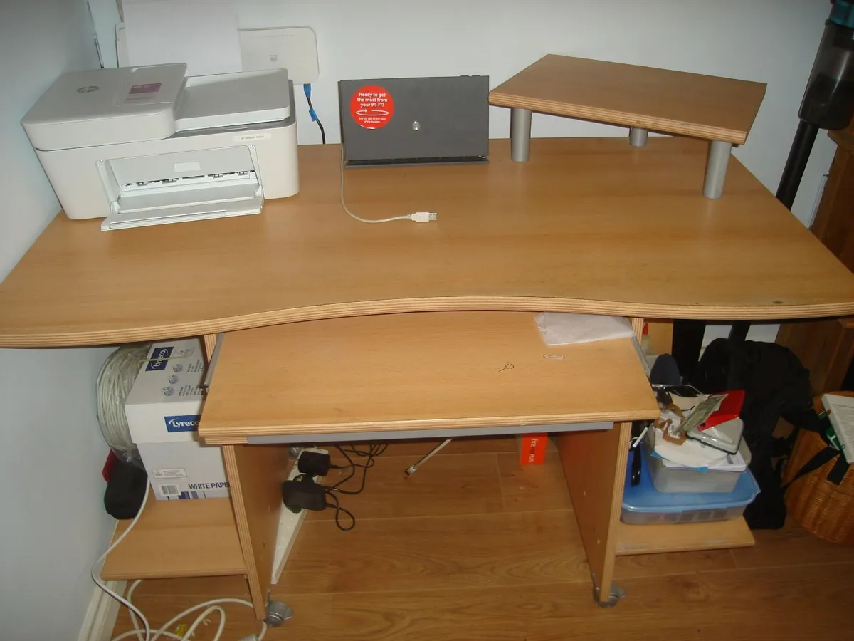 Office desk - Image 3