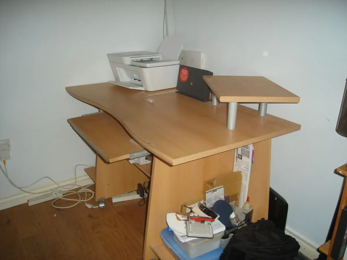 Office desk - Image 4