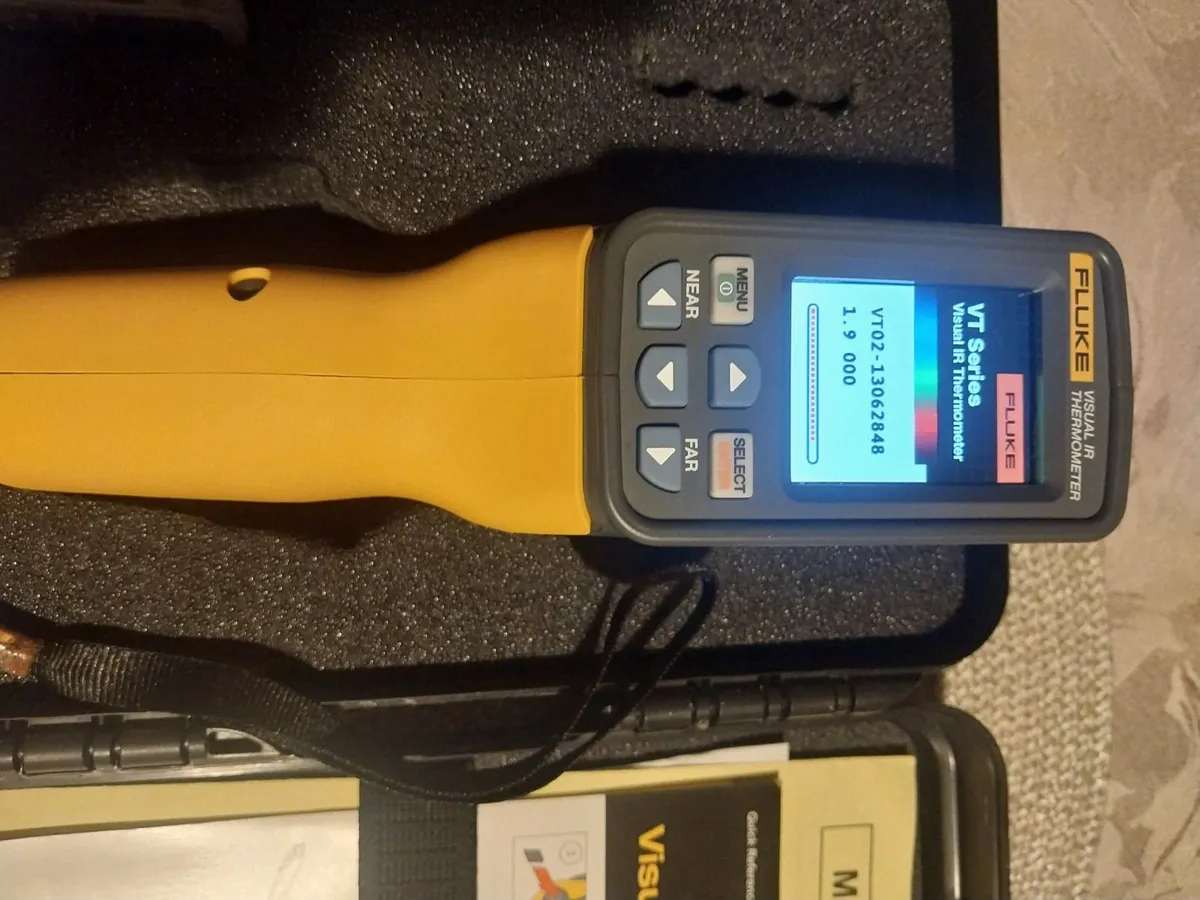 Fluke VT02 Visual IR Thermometer - Image 2