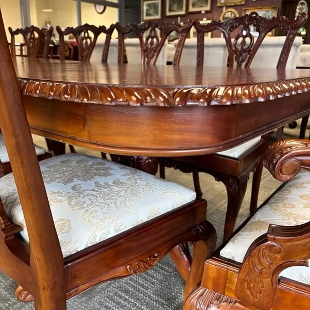 Gorgeous mahogany ornate extendable dining table & - Image 3