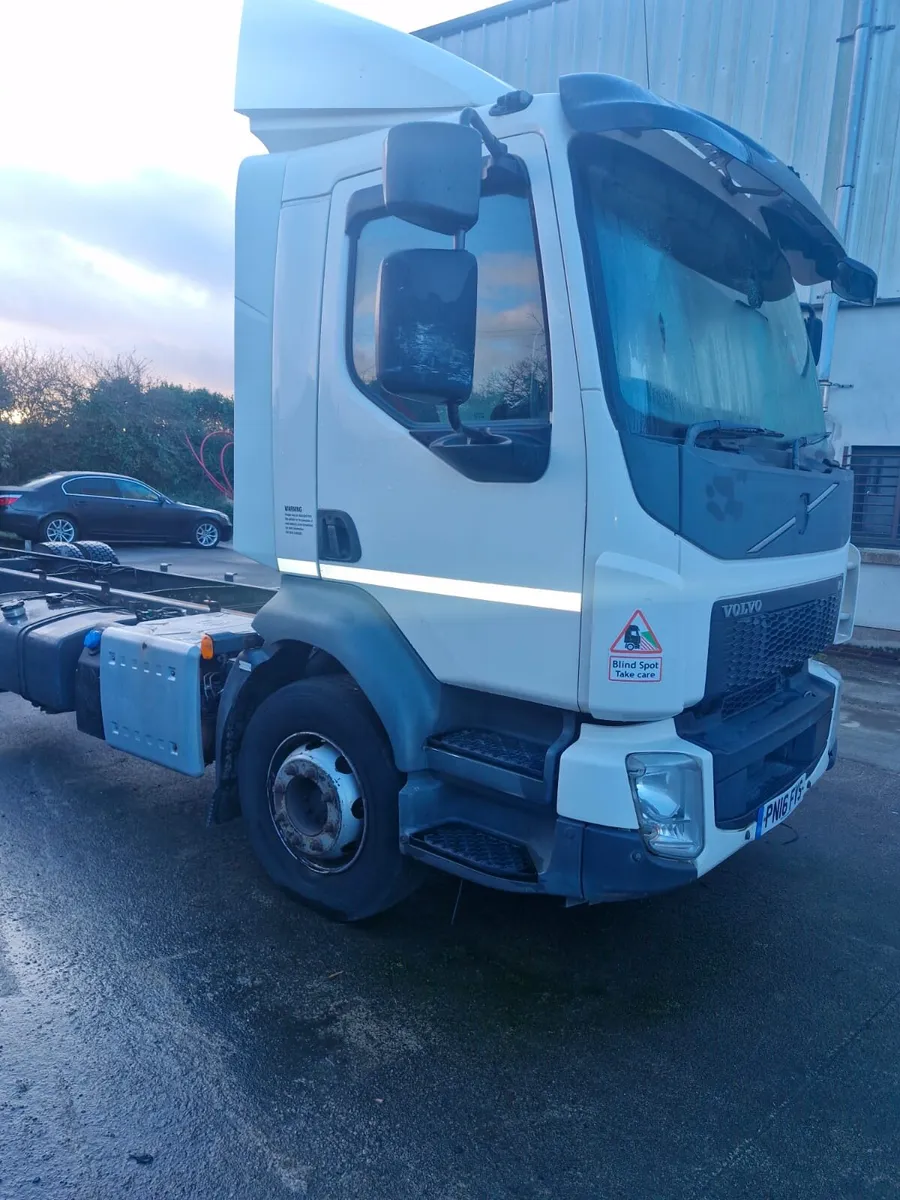 VOLVO FL - Image 3