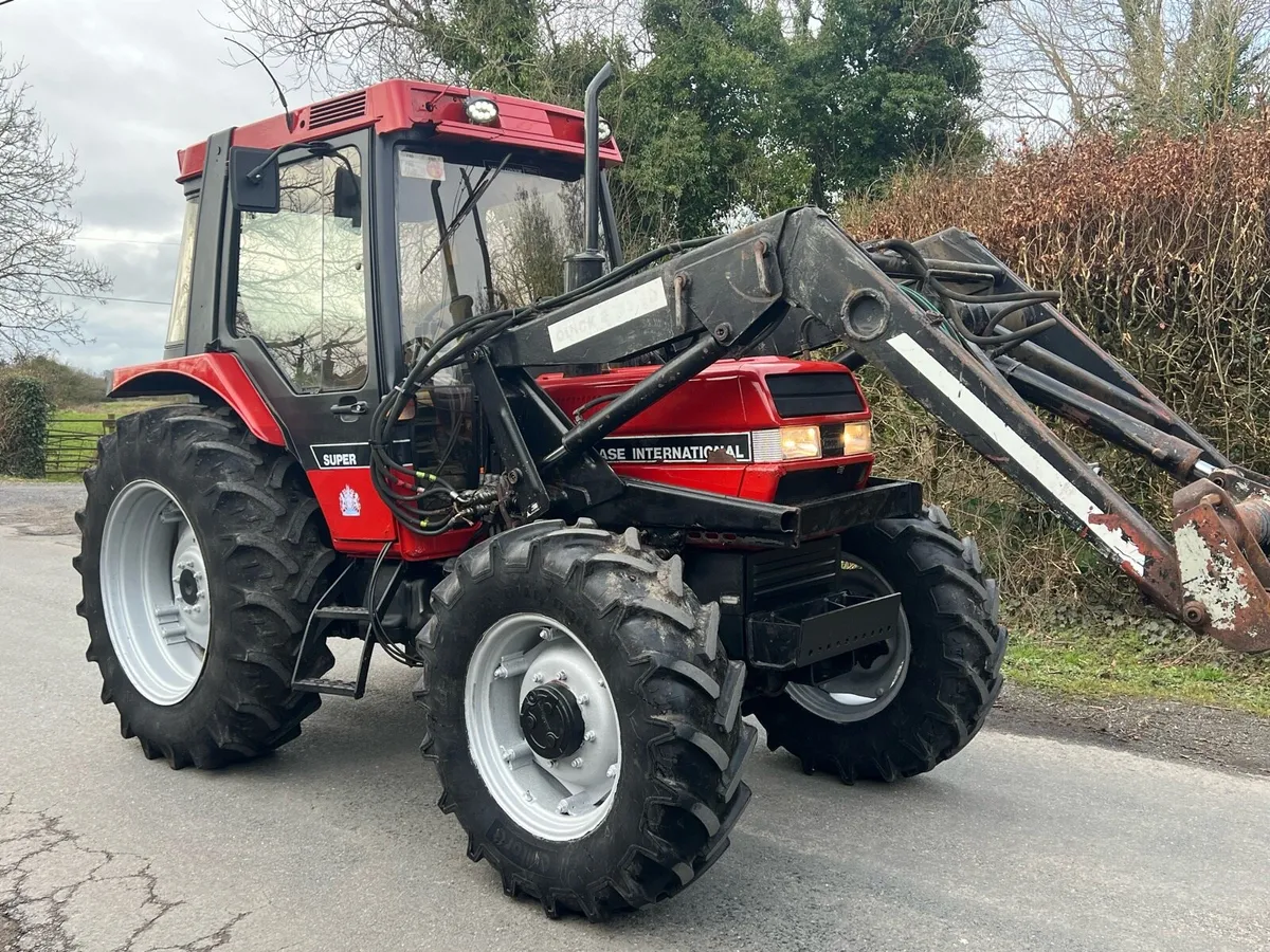 Case International 895xl super 4WD with loader - Image 4