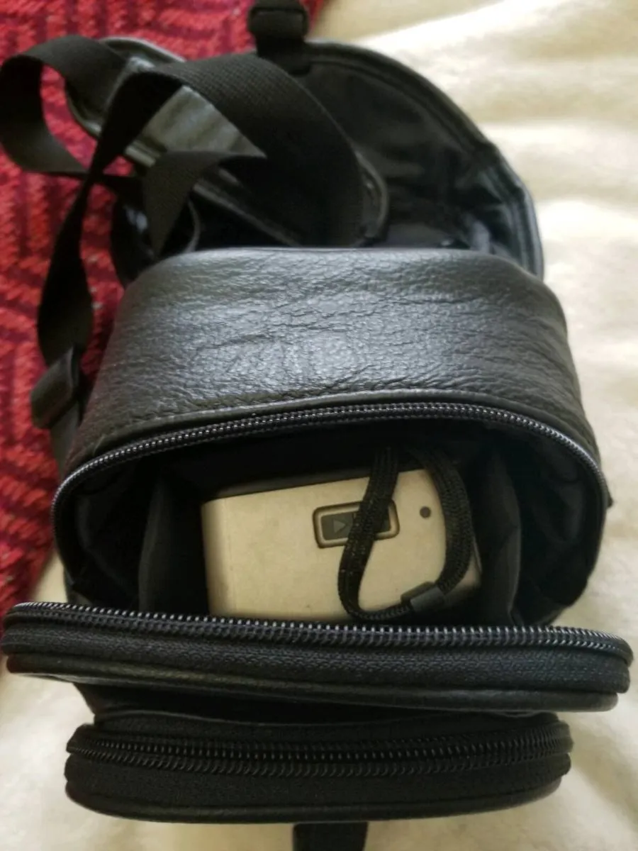 Minolta big finder film camera - Image 2