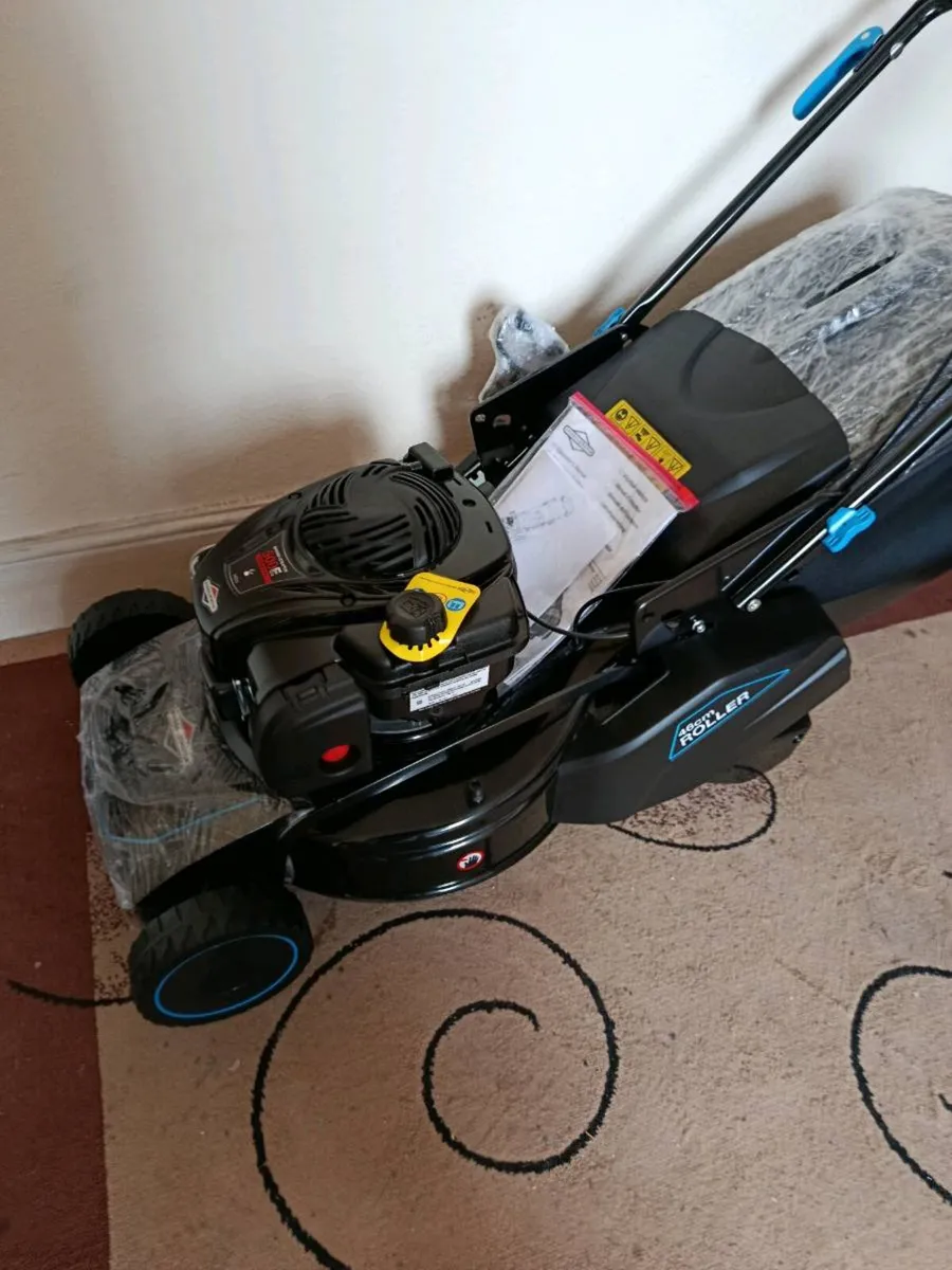 Briggs&Stratton brand new roller mower 18" Sp - Image 2