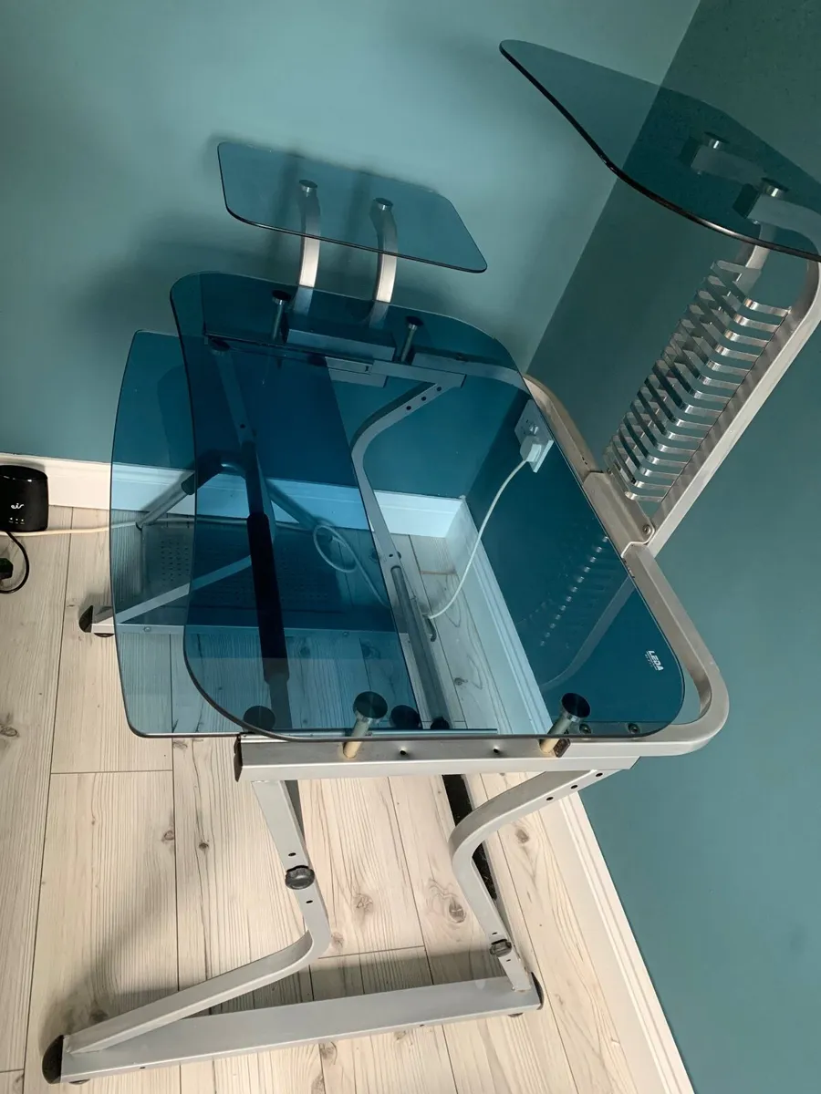 Computer or study desk - Image 1