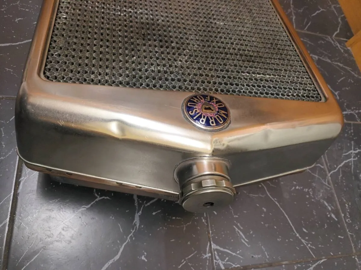 Vintage Car Radiator - Image 4