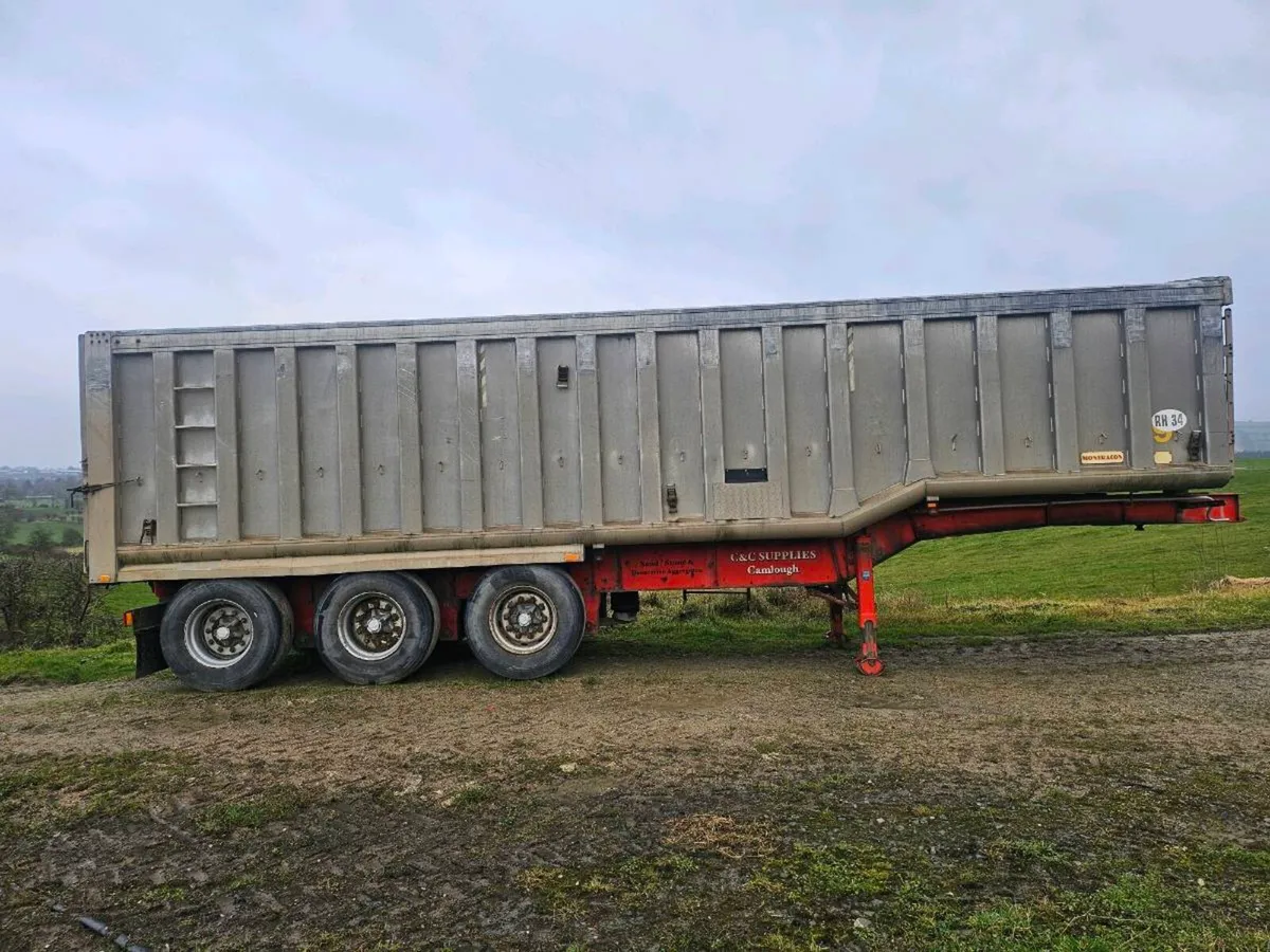 Bulk grain trailer - Image 2