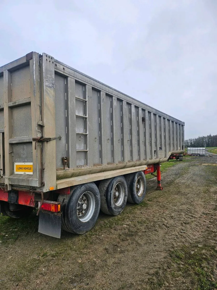 Bulk grain trailer - Image 1