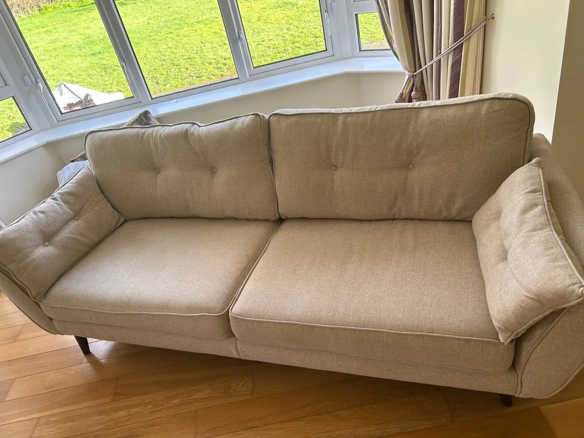 Sofa (DFS) - Image 2