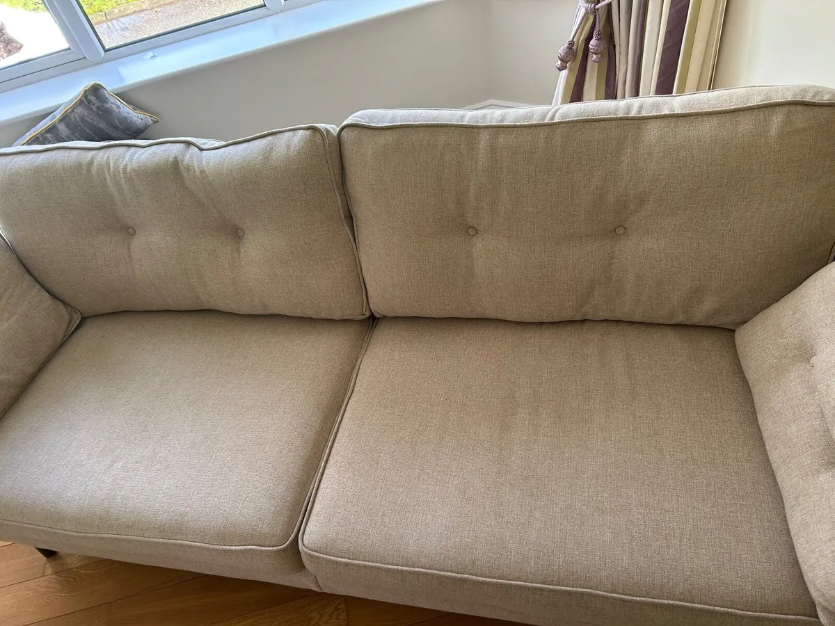 Sofa (DFS) - Image 3