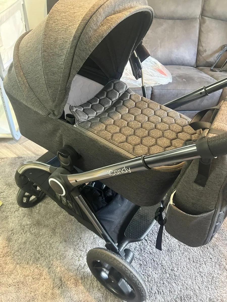 Baby buggy, car seat and isofix - Image 4