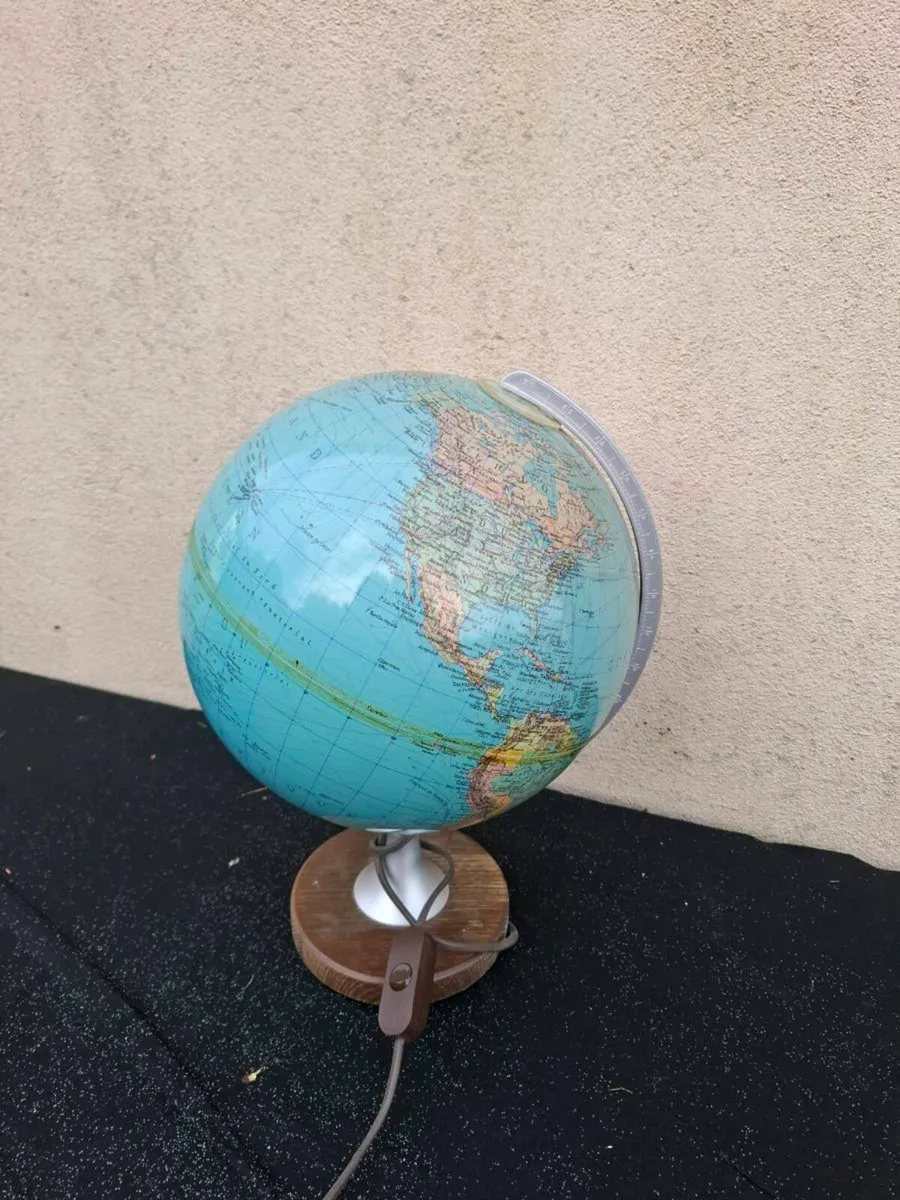 World map lamp