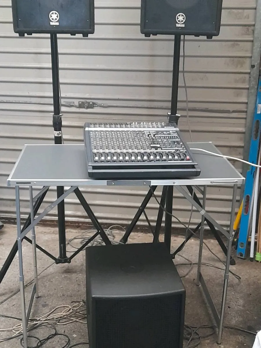 Yamaha mixing desk and speakers - Image 1
