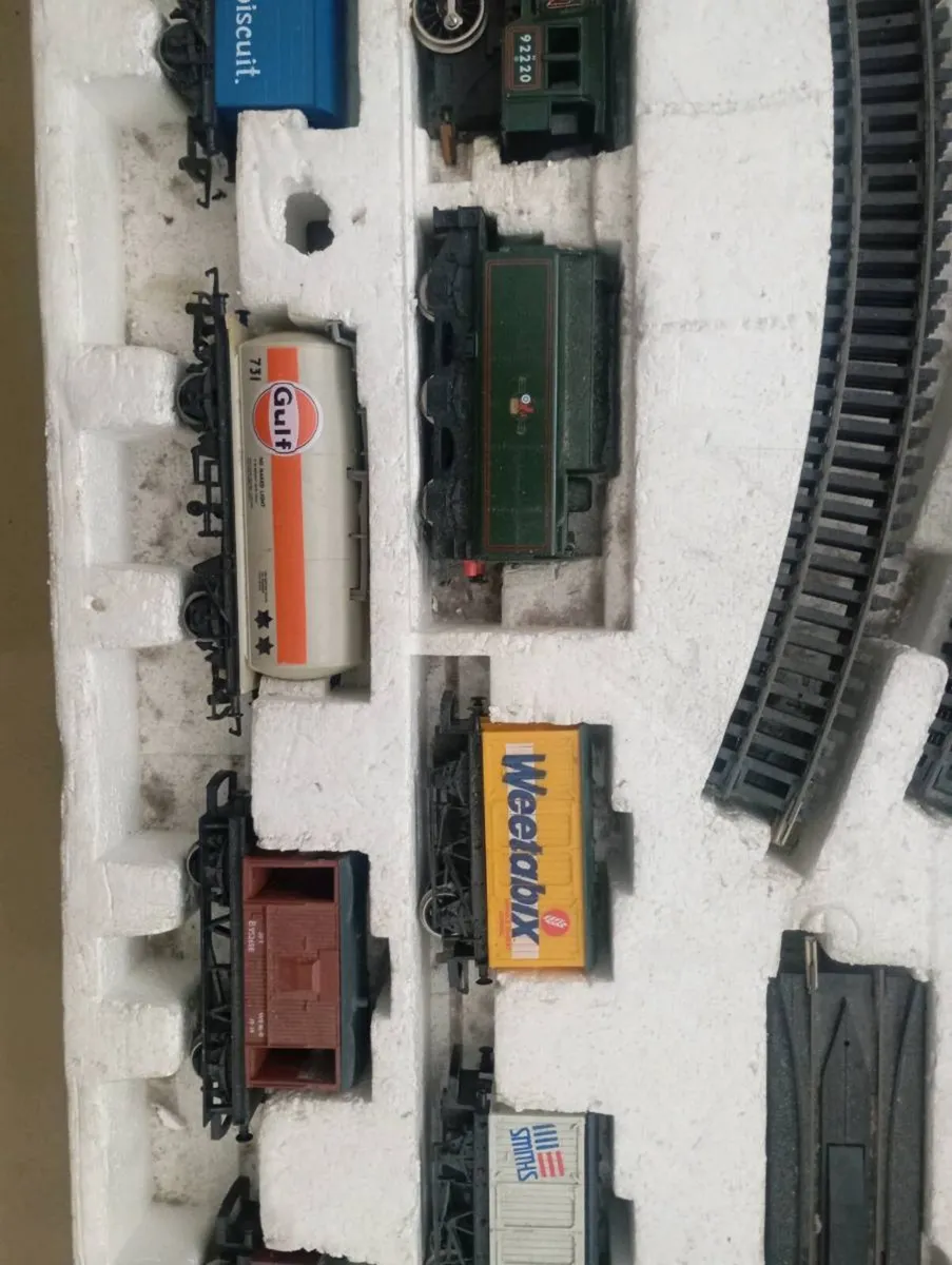 Hornby railway set - Image 3