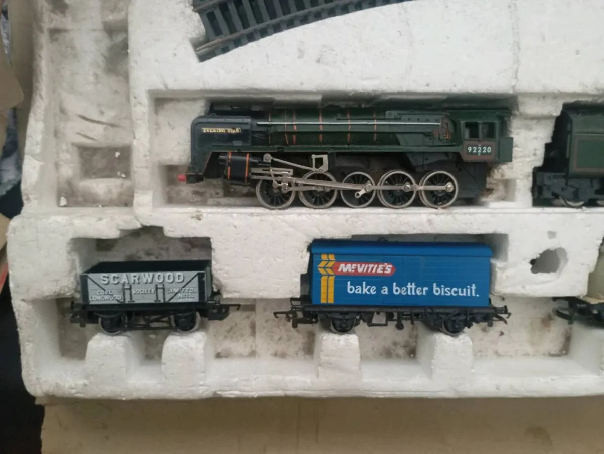Hornby railway set - Image 2