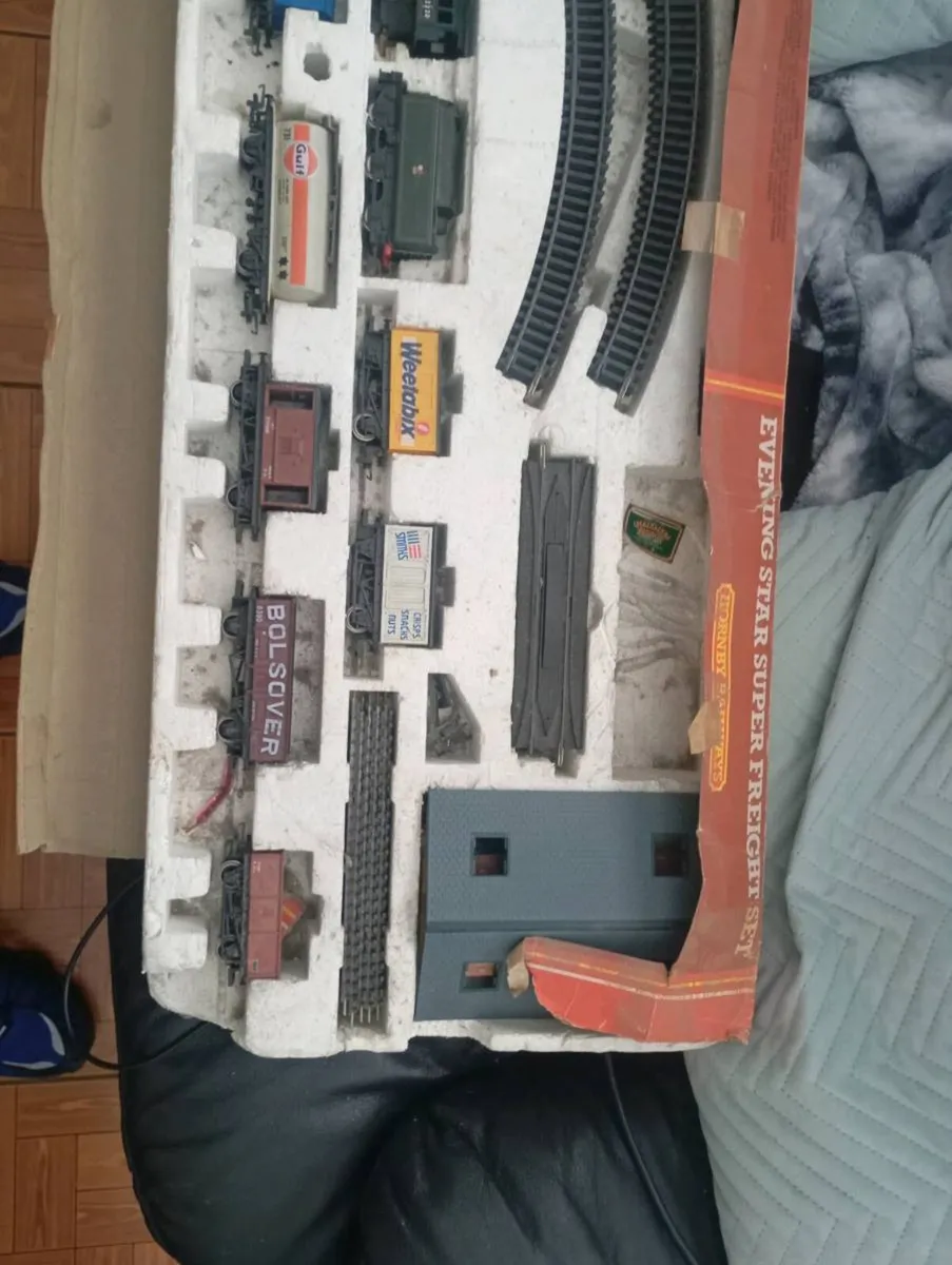 Hornby railway set - Image 4