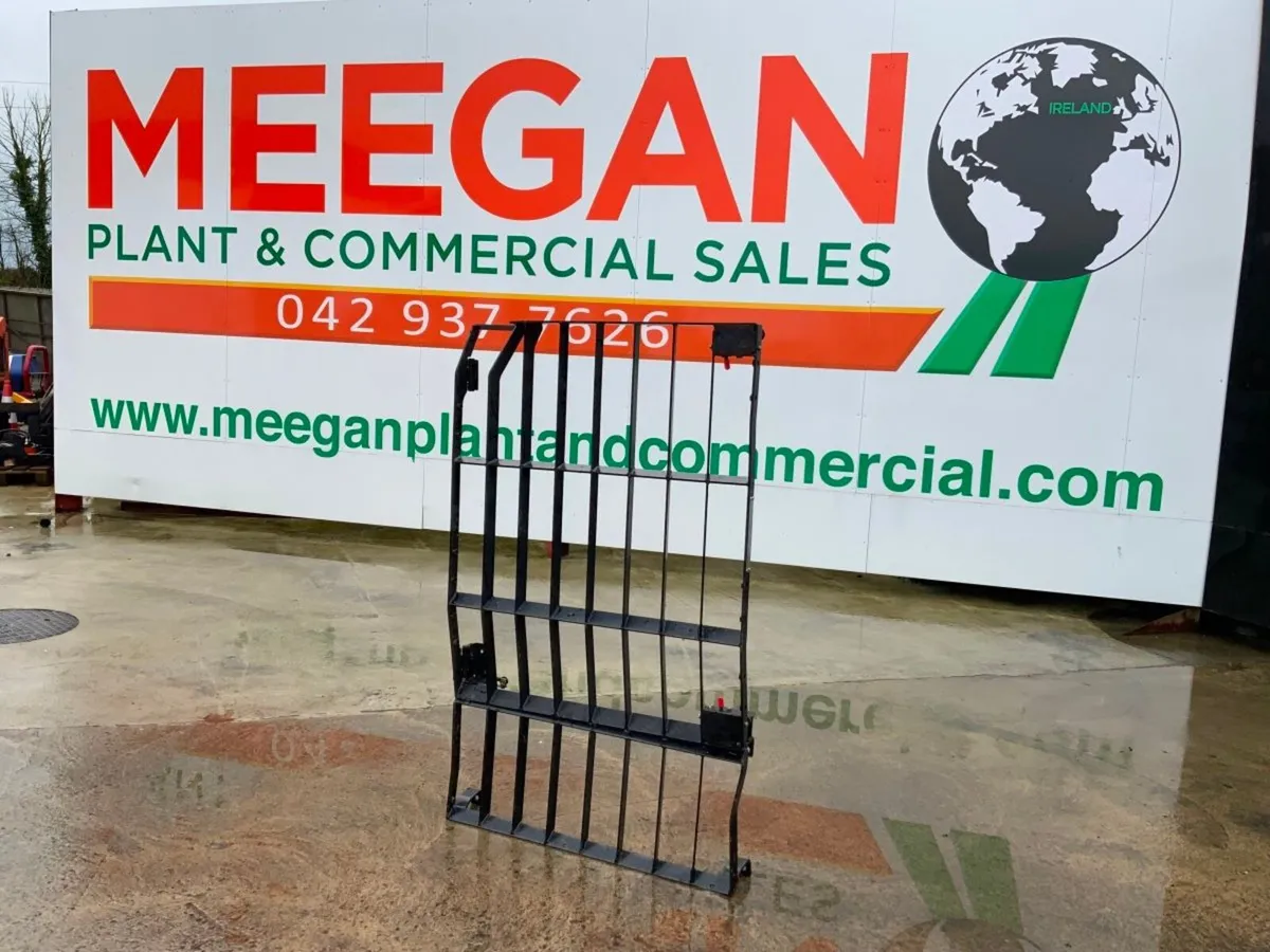 KOLBELO SK130  CAB SAFETY SCREEN.....6236. - Image 2