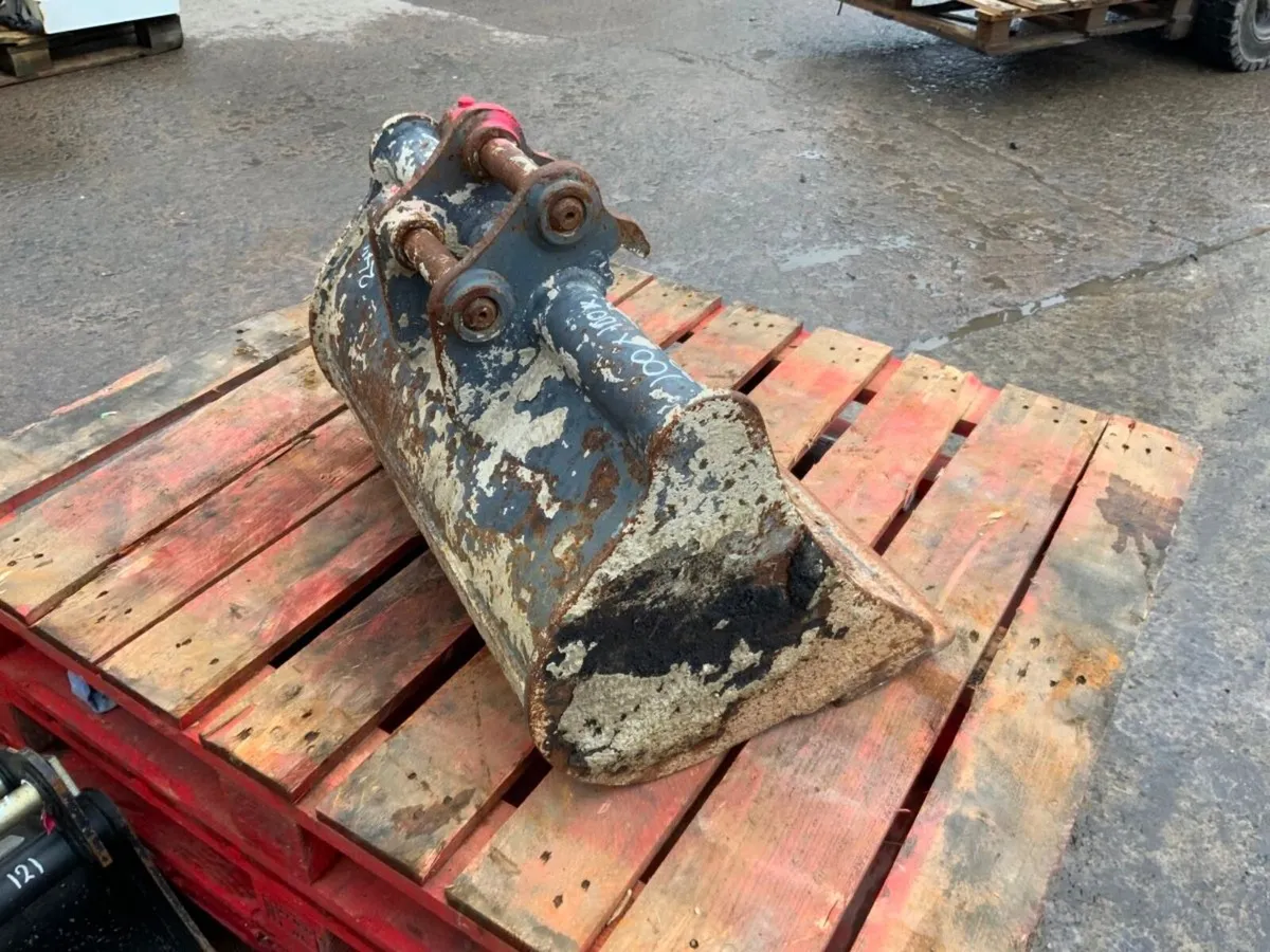 24" DIGGING BUCKET.......30mm PINS........264f. - Image 4