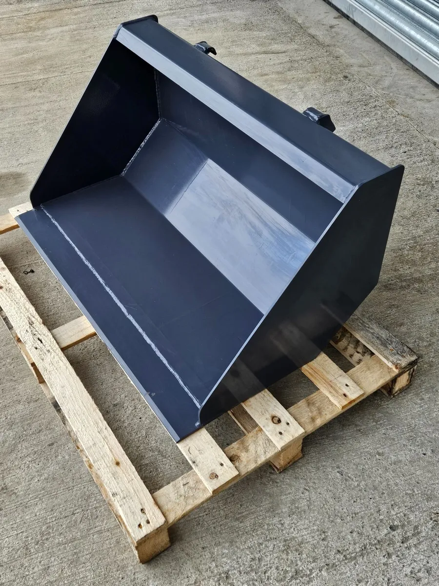 Compact Loader Bucket - Image 1