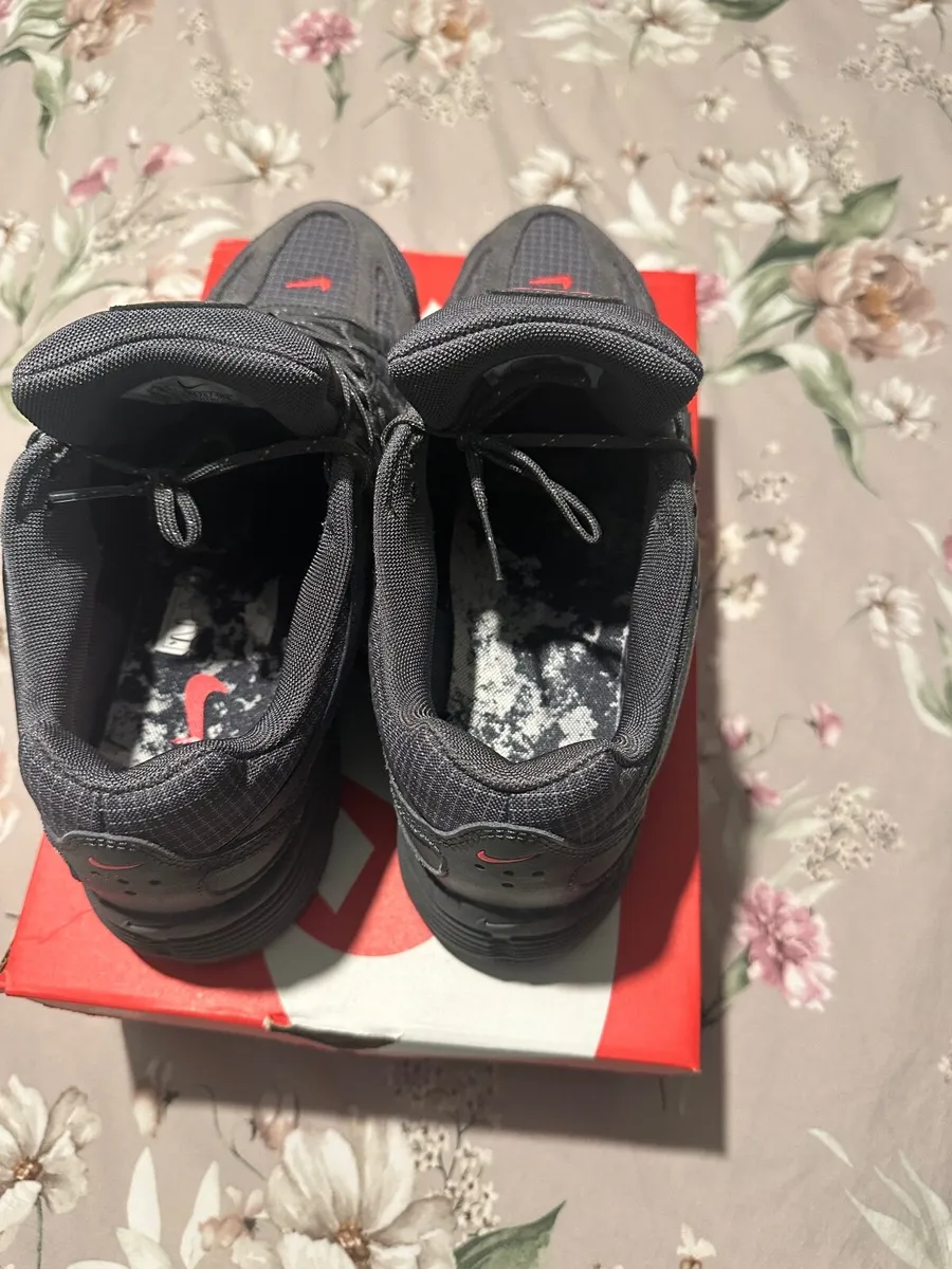 Nike shoes - Image 3