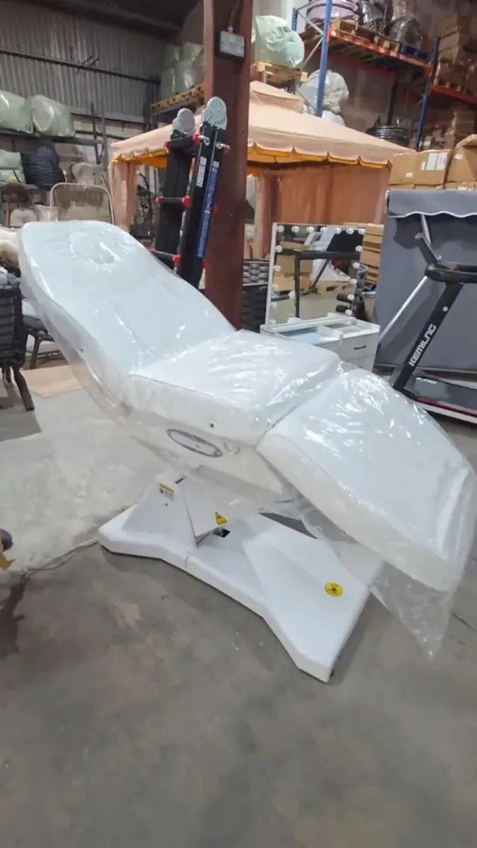 Electric Beauty Bed 3 Motor With Remote Brand new - Image 1