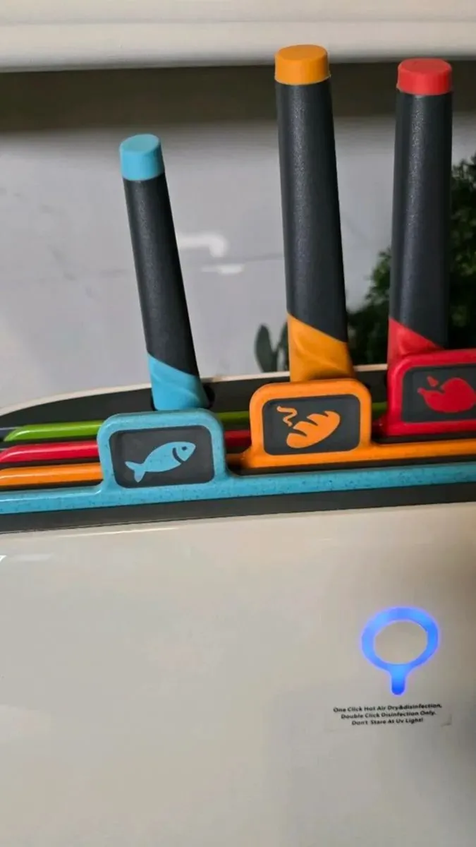 Kitchen Chopping board and knife set uv brand new - Image 2