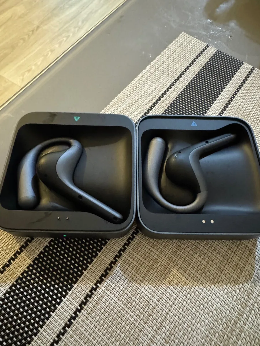 Translation earbuds - Image 4