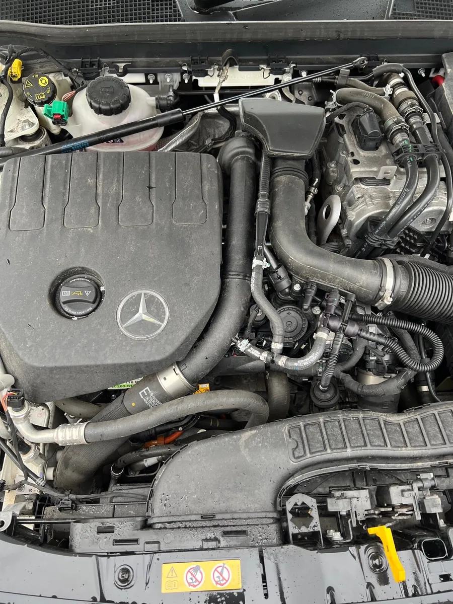 Breaking Mercedes aclass 2021 a250 hybrid amg w177 - Image 4